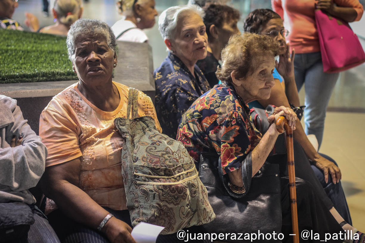 Pensionados cobran desde este viernes #3May el nuevo salario mínimo