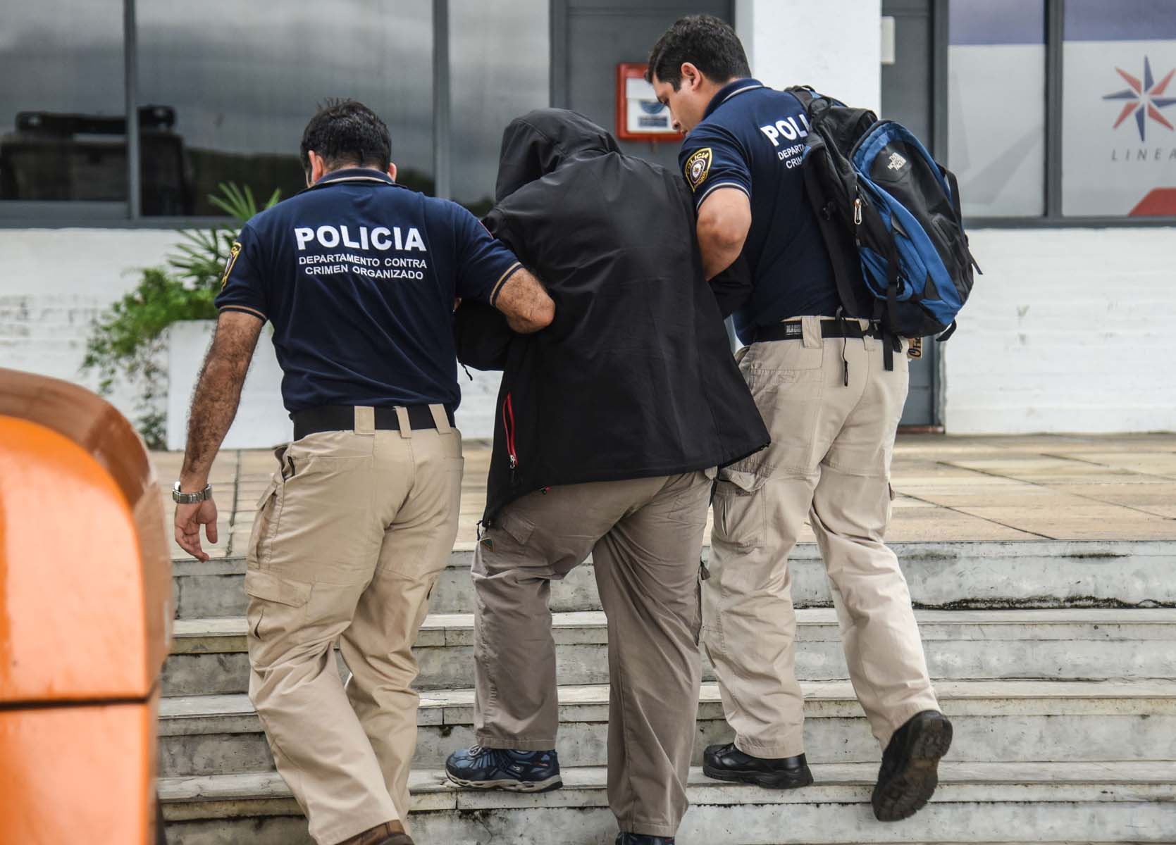 Embajada de EEUU celebra detención de piloto iraní y copiloto venezolano en aeropuerto de Paraguay