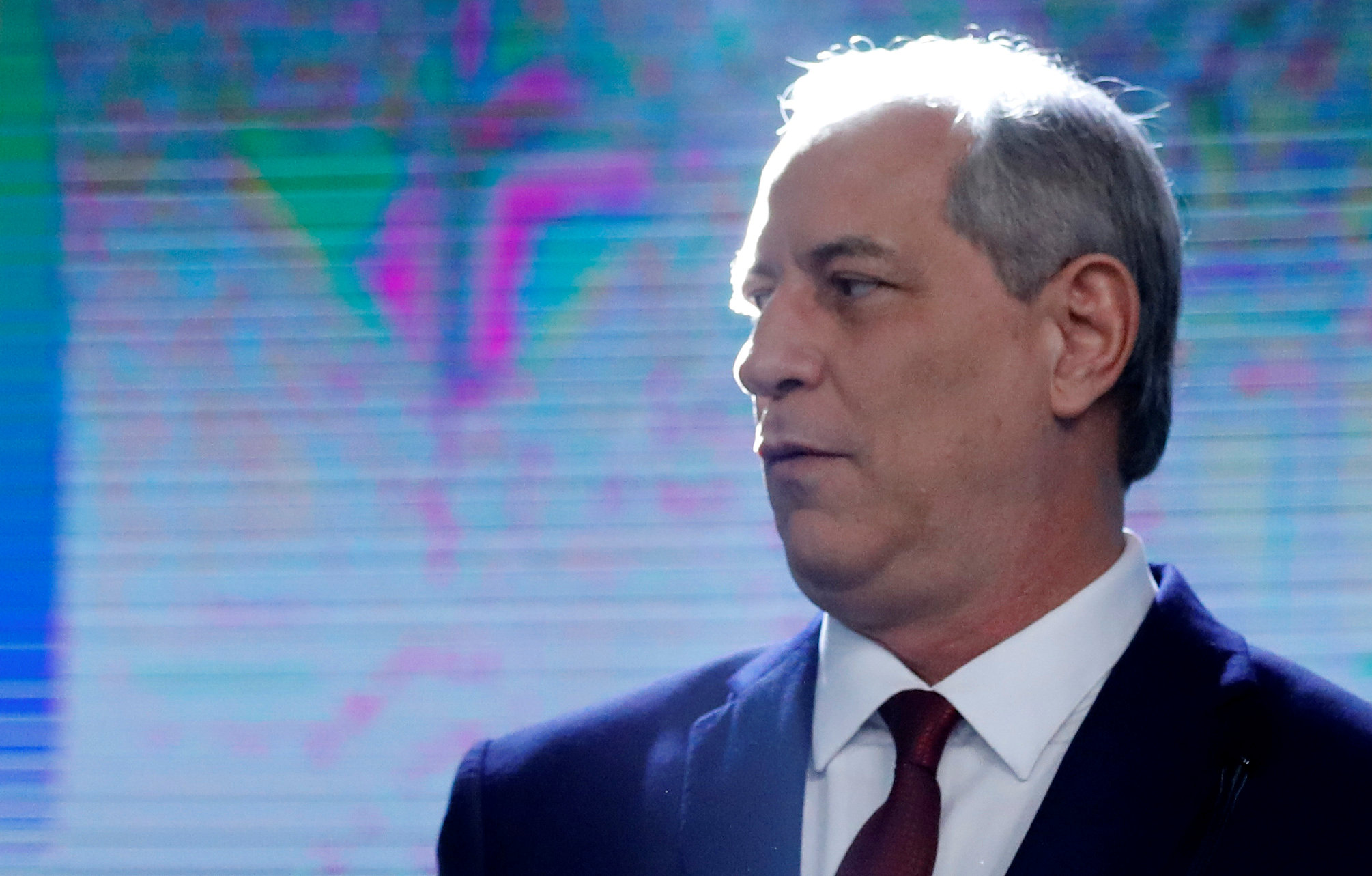 Ciro Gomes acusa a Bolsonaro de mentir para evitar el último debate de campaña en Brasil