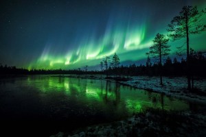 La aurora boreal tiñó de verde el cielo de Finlandia (imágenes)