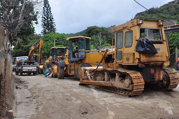 Las calles de Puerto Carayaca están tapiadas, denuncian vecinos