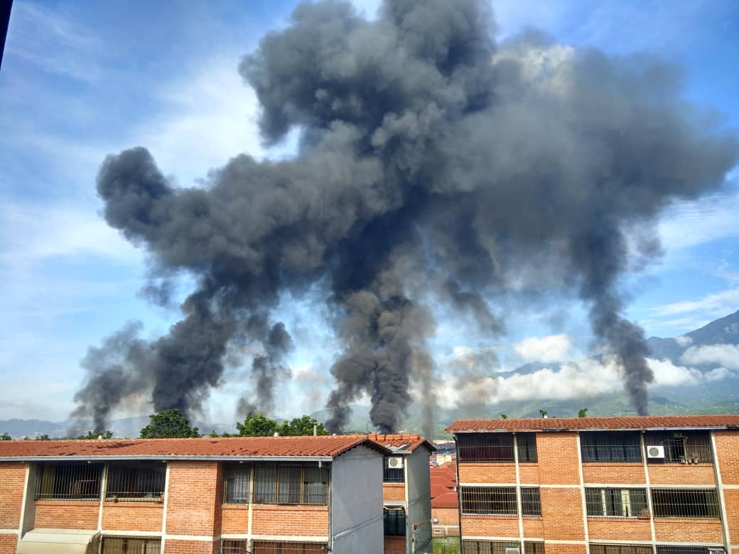 Un herido tras derrame de combustible y presunta explosión cerca de planta de llenado de Pdvsa en Guatire #23Oct (FOTOS)