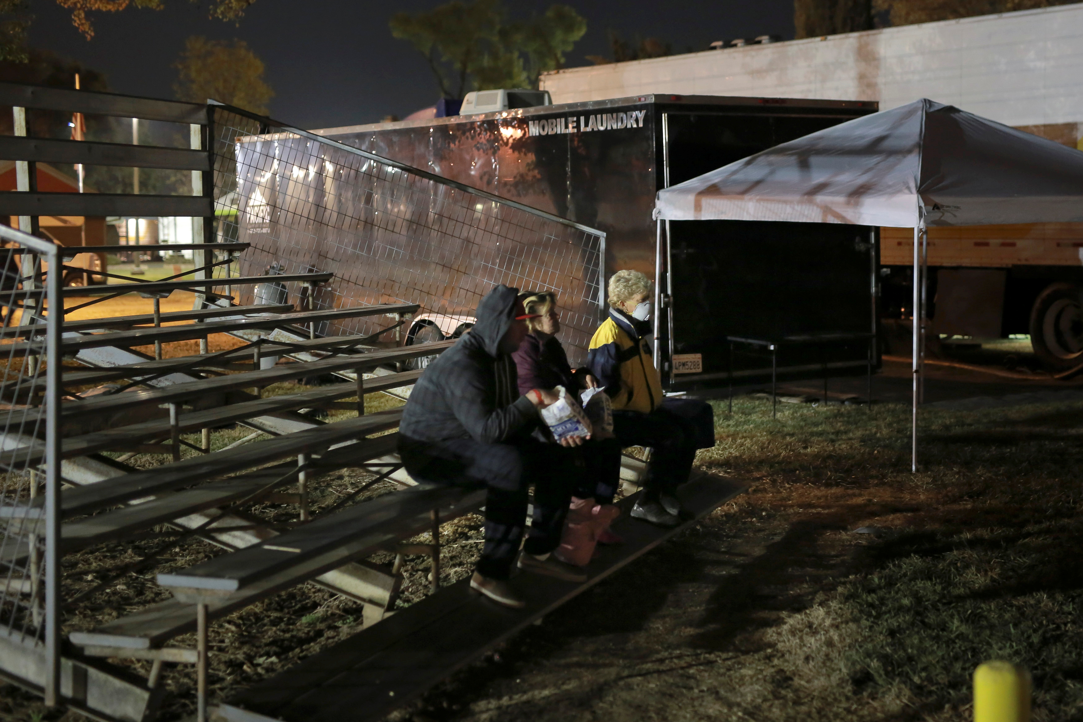 Evacuados por incendio forestal en California se preparan para las fuertes lluvias