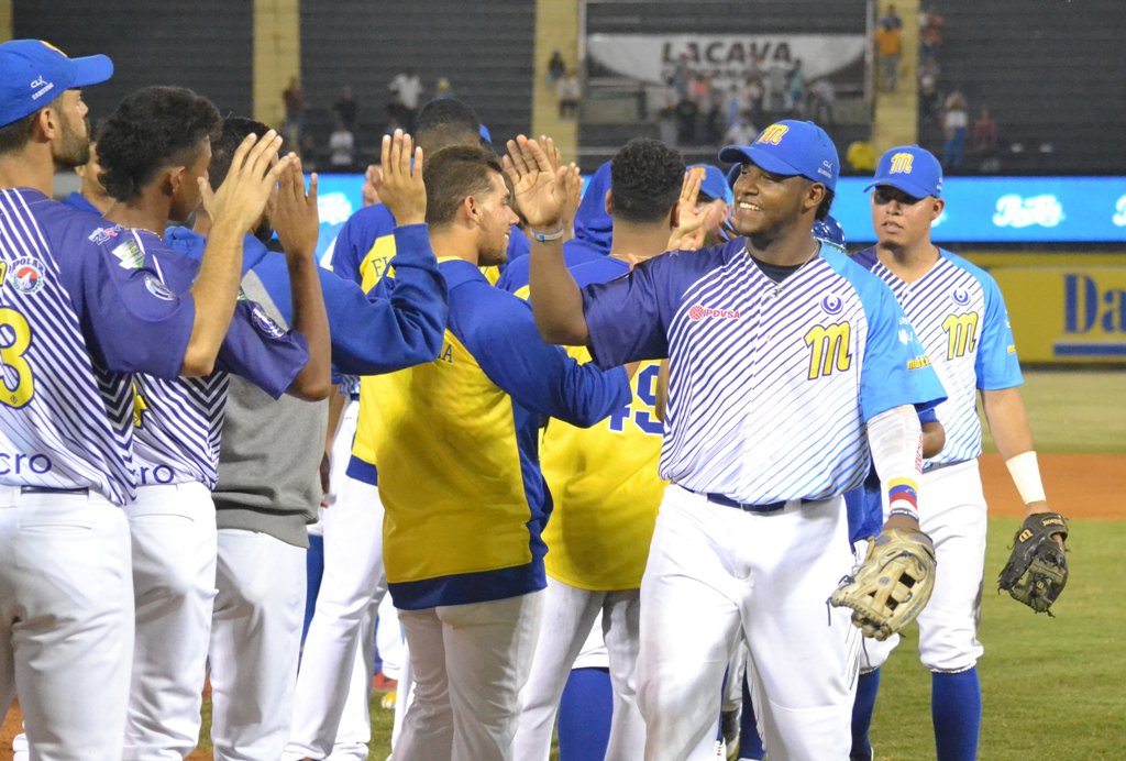 Navegantes del Magallanes hizo estragos con sus cañones a los Leones para continuar intratables en la Lvbp