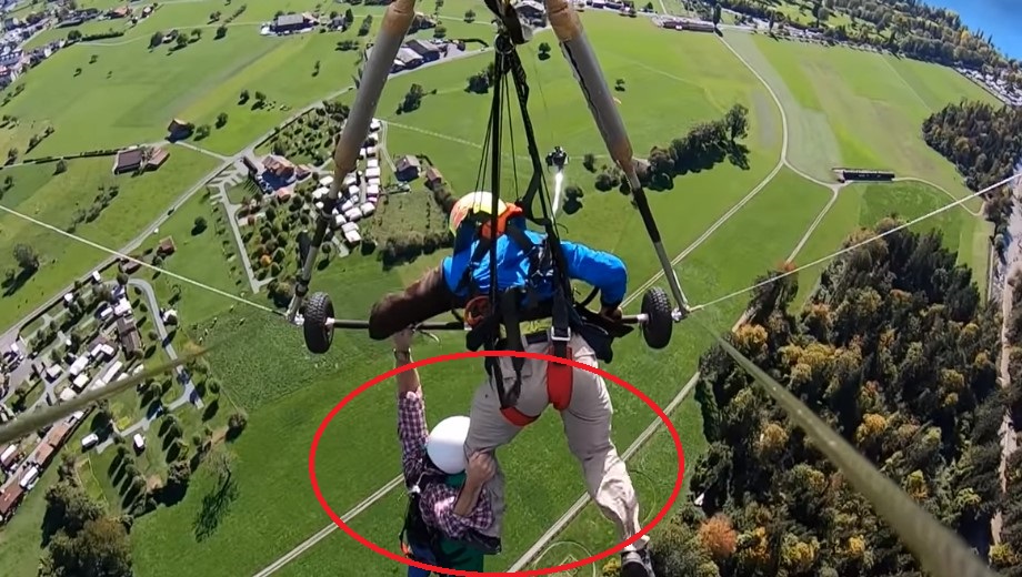 ¡QUÉ MIEDO! Este hombre se lanzó en parapente… pero olvidaron amarrarle el arnés (VIDEO)