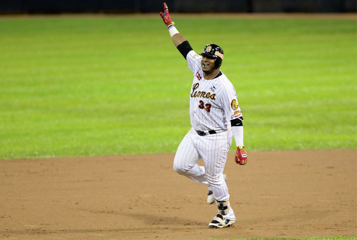 Novato Jeffrey Báez se llevó el premio del Jugador de la Semana de la Lvbp