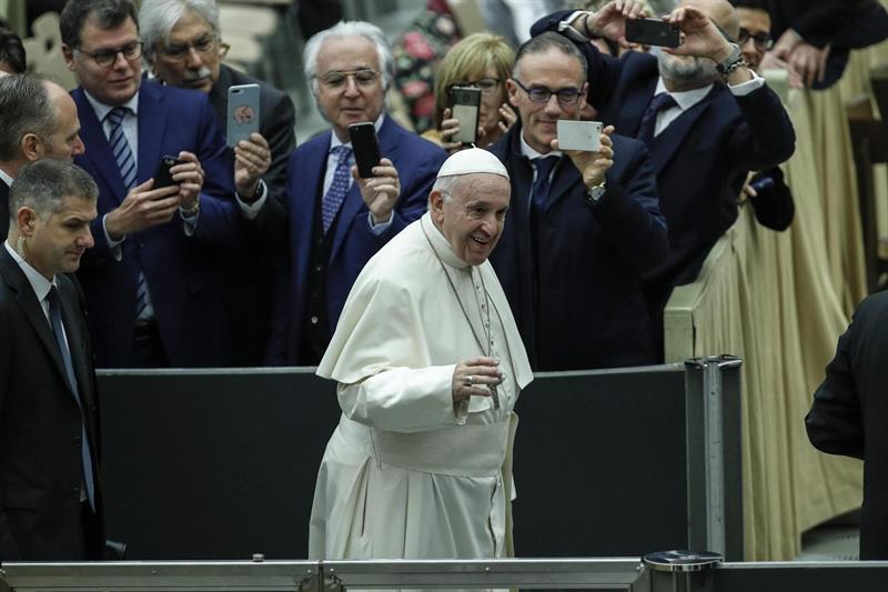 El Papa llama a reflexionar esta Navidad sobre la situación de los refugiados
