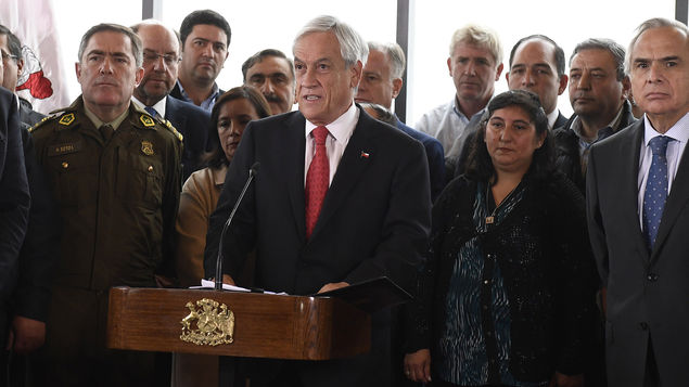 Piñera destituye a máximo jefe de la policía chilena por muerte de mapuche