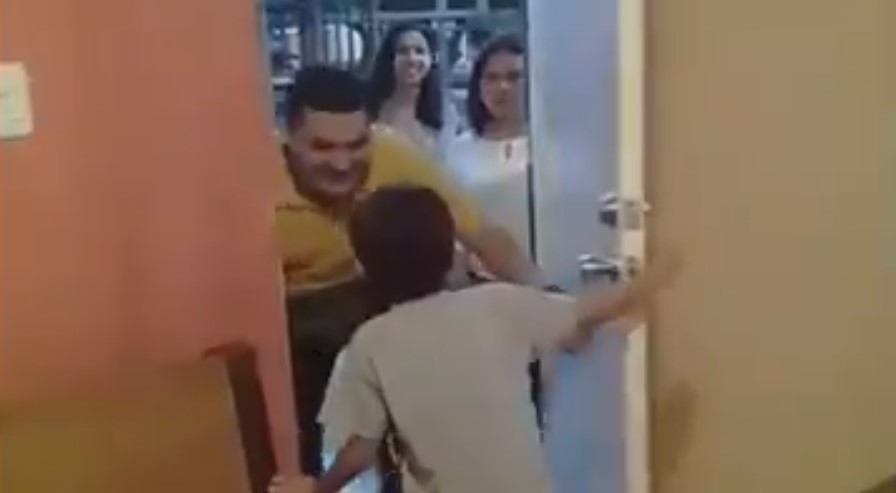 Para llorar: Venezolanos migrantes se reencuentran con sus familias para celebrar la Navidad (Video)