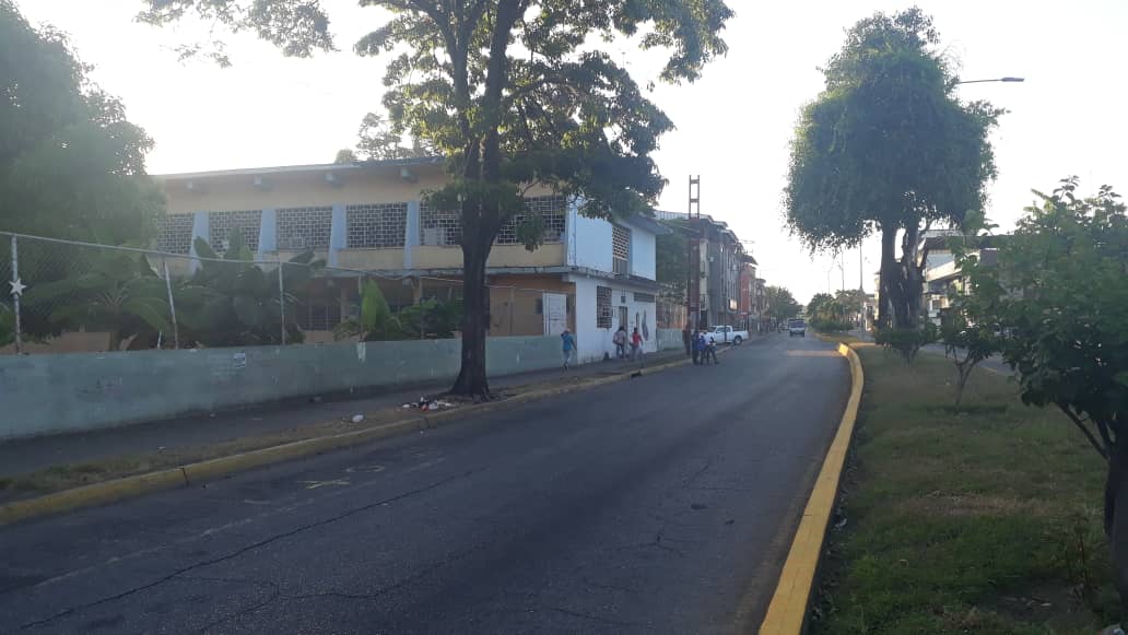 Esos centros de votación pelaaaaaados en Cojedes… Nadie salió de sus casas #9Dic