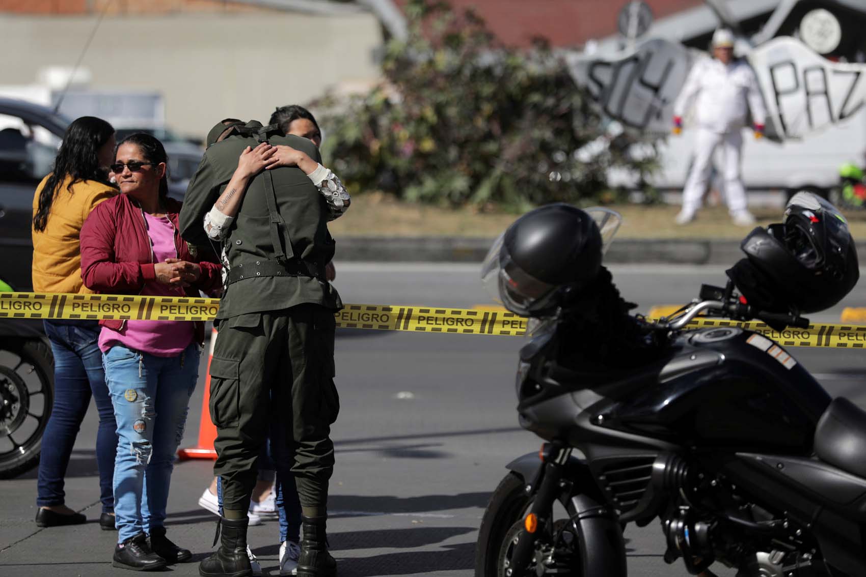 Siga en Vivo la rueda de prensa sobre el atentado terrorista en Bogotá por CableNoticias y lapatilla