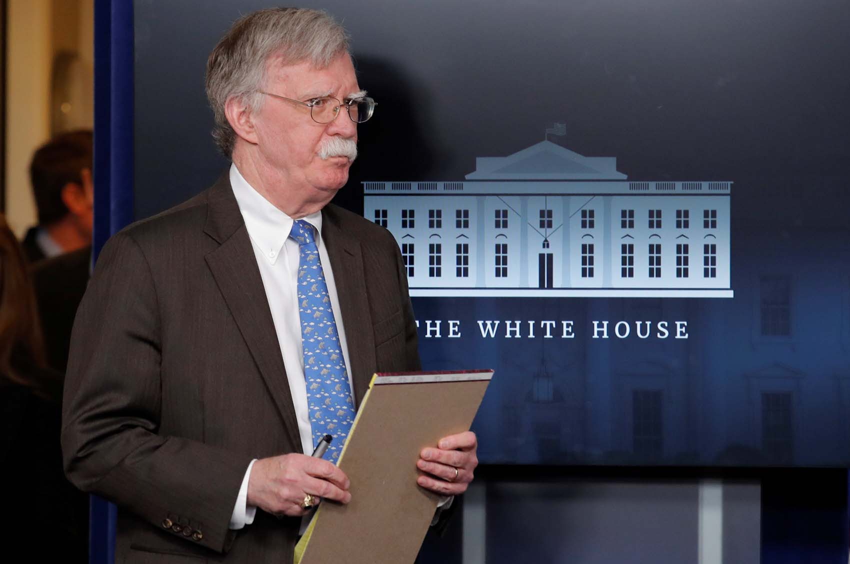 Bolton a Maduro: Tome medidas concretas para promover la democracia o enfrente más sanciones