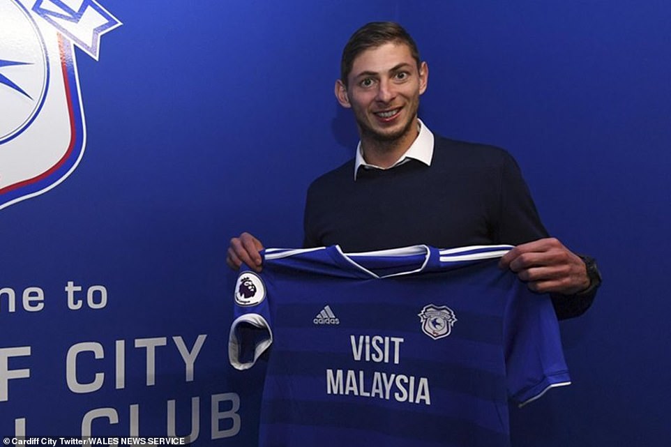 Emiliano Sala, a bordo de un avión desaparecido entre Francia y Reino Unido