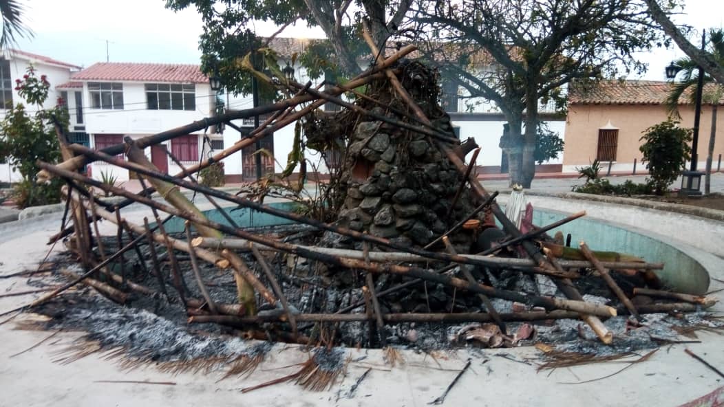 Quemaron el tradicional pesebre de Chiguara en Mérida (fotos)