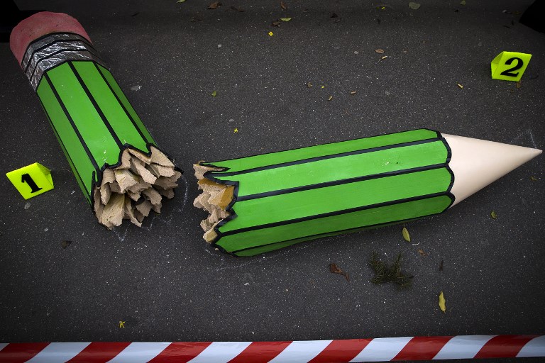 Charlie Hebdo denuncia el regreso del oscurantismo cuatro años después del atentado