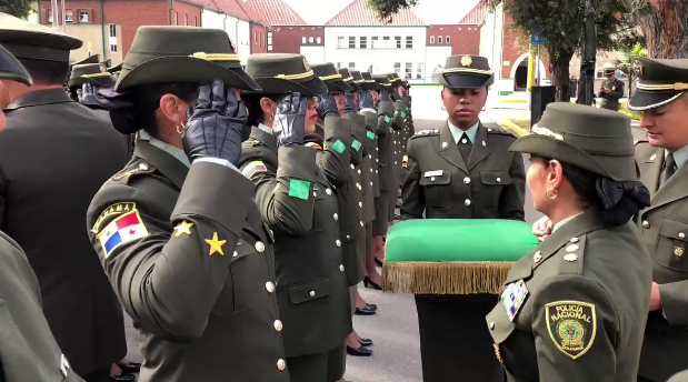 Cadete ecuatoriana muere y otra resulta herida en el atentado en Colombia