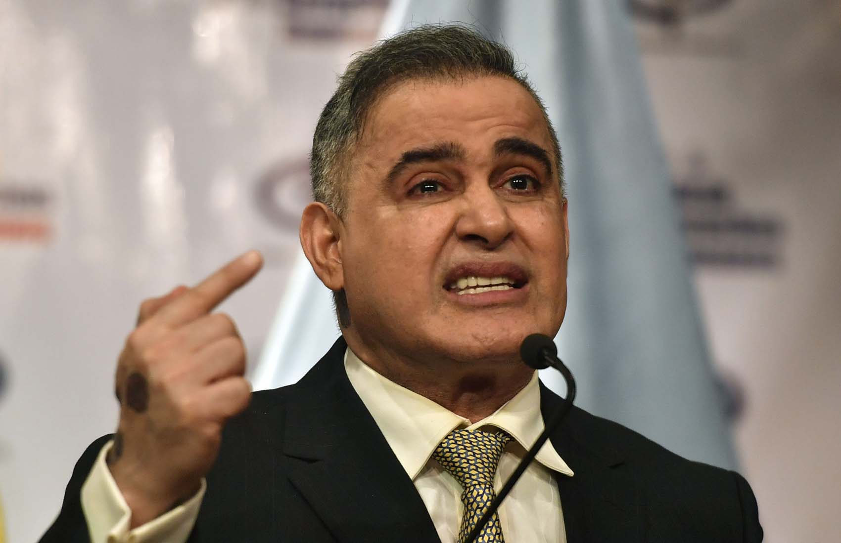 ¡Increíble! Tarek William Saab se burla de venezolanos que retornan luego de huir por culpa del régimen 