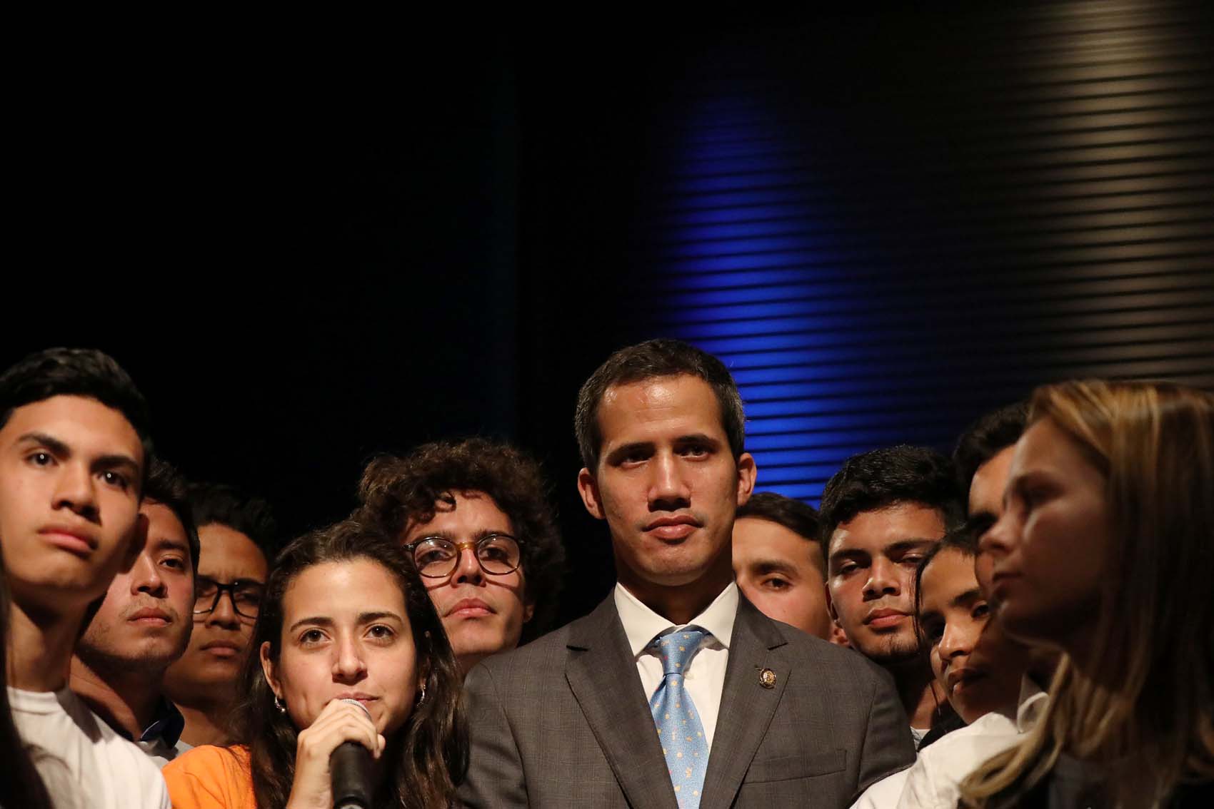 Guaidó, el milenial que desafía a Maduro con un nuevo estilo