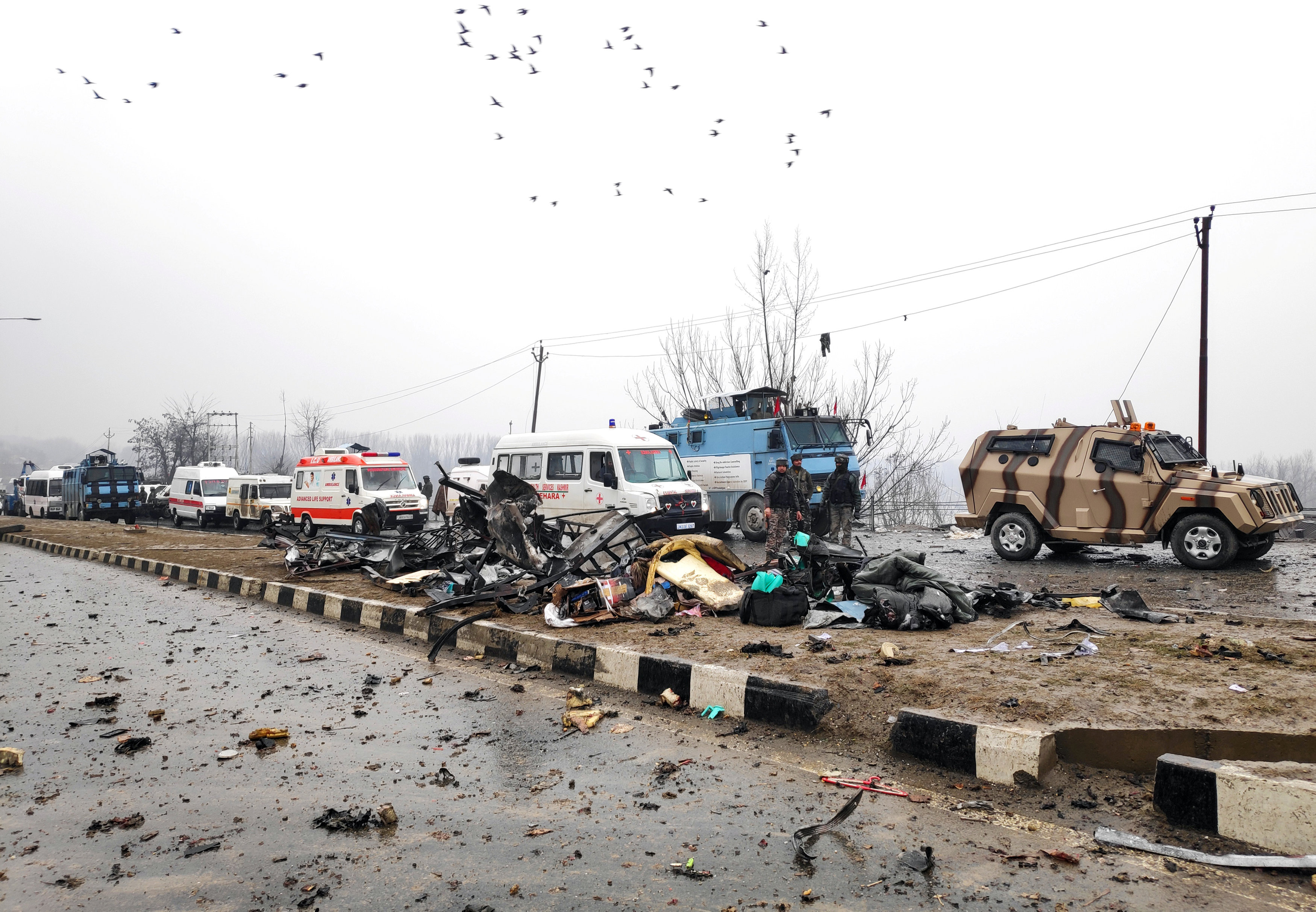 Al menos doce policías muertos tras un ataque con bomba en la Cachemira india