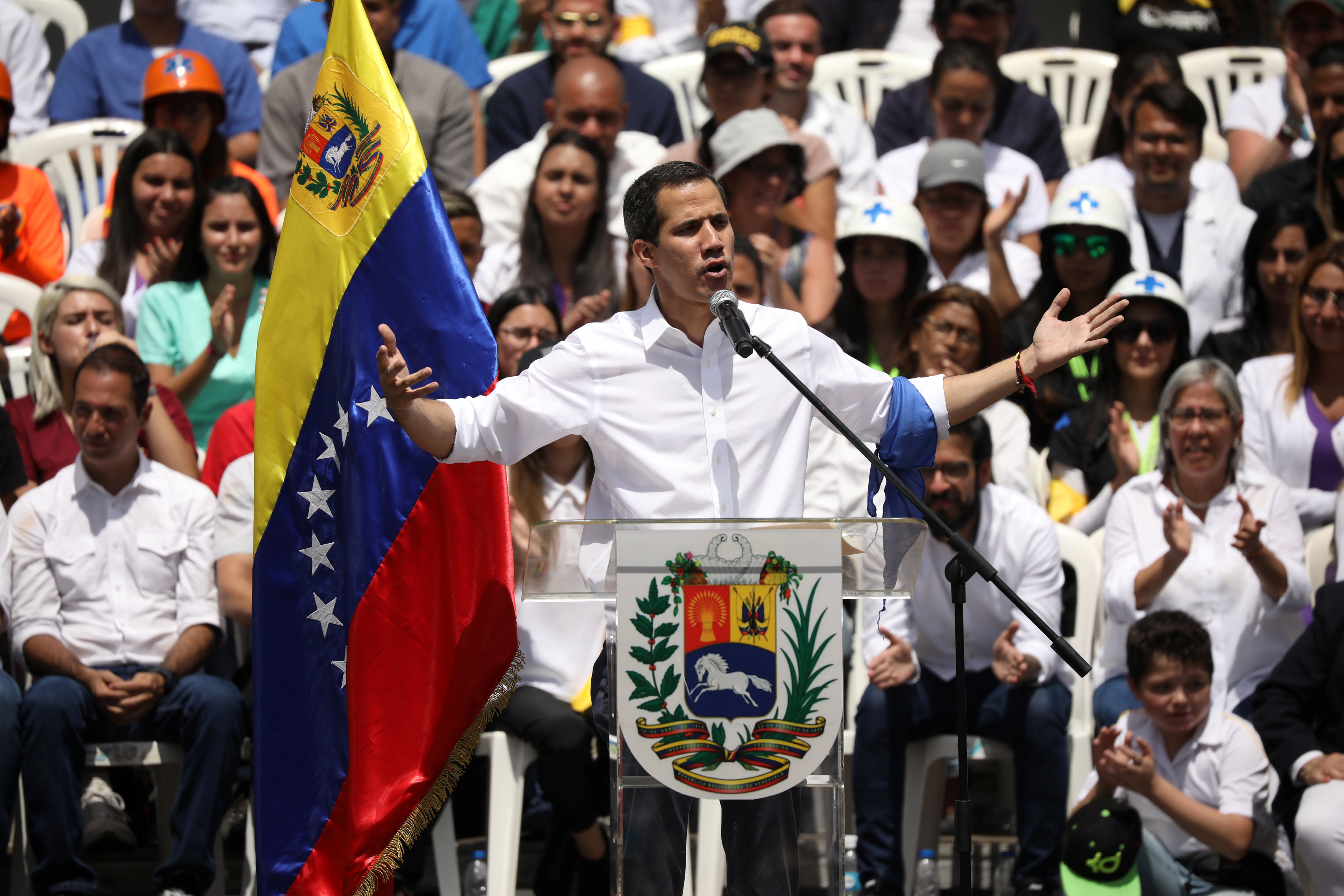 Guaidó afinó con voluntarios estrategias para recibir la ayuda humanitaria