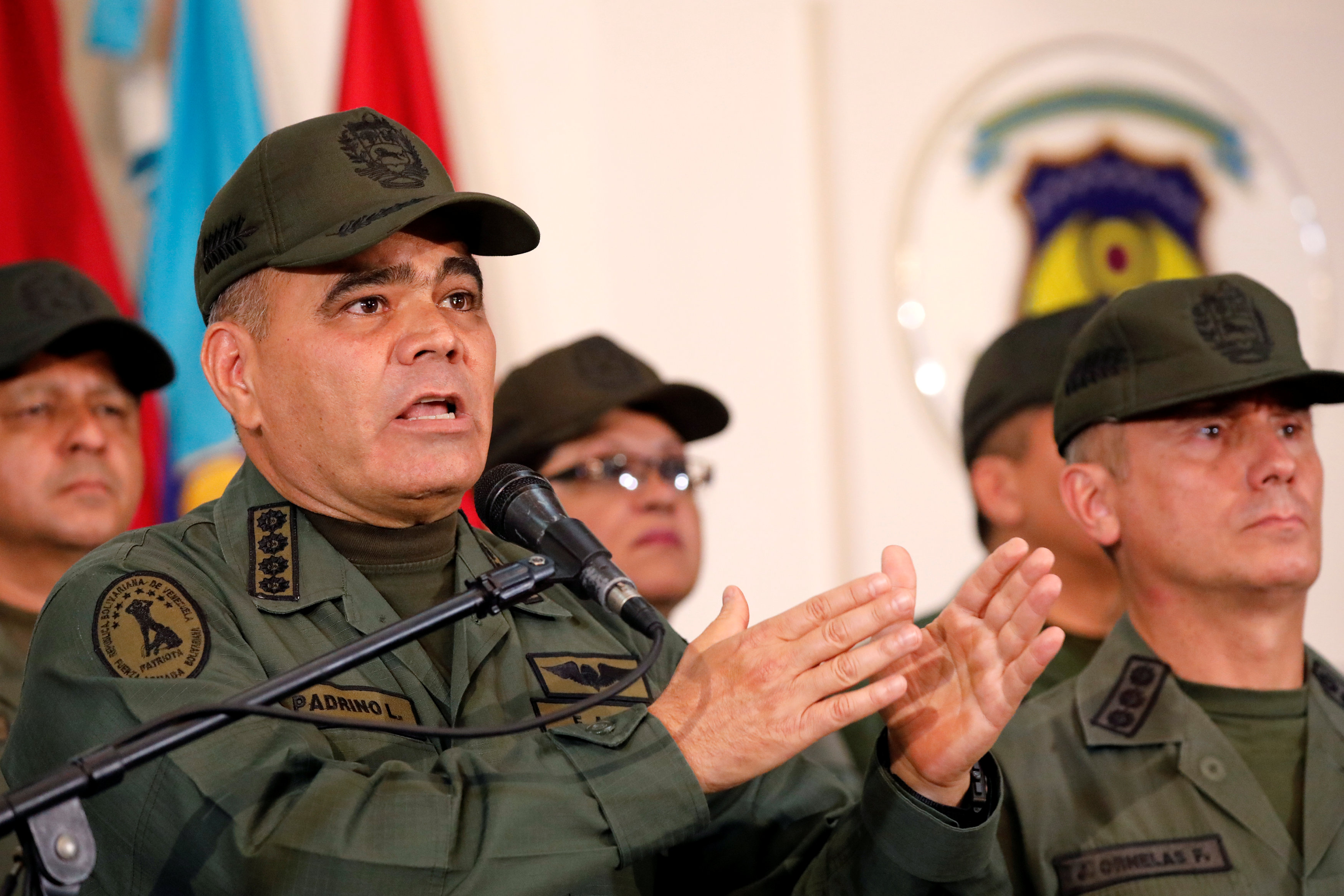 Mientras un soldado venezolano mata a otro en la frontera, la alta oficialidad se distrae con discursos políticos