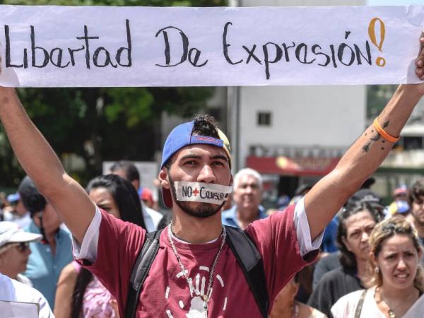 Trabajadores de La Verdad de Vargas fueron agredidos por miembros del gobierno local