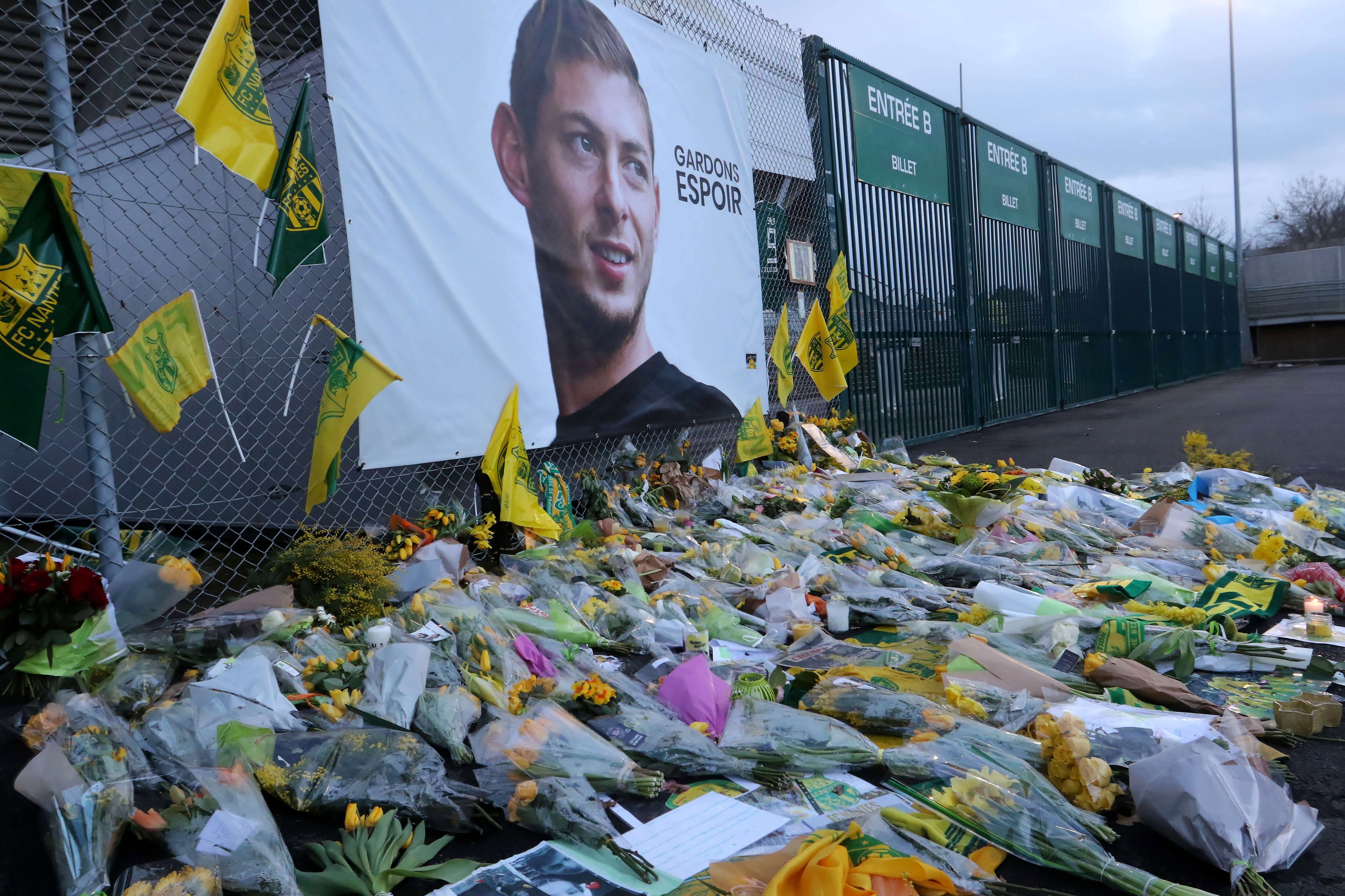 Autopsia del futbolista Emiliano Sala revela que murió por lesiones en la cabeza y en el tronco