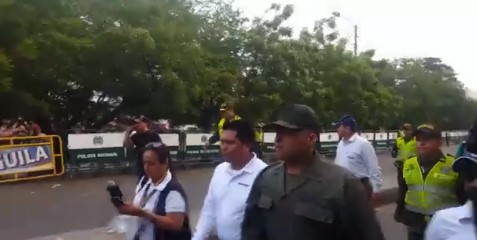 Otro GNB se puso del lado de la Constitución y cruzó el puente Santander a Colombia