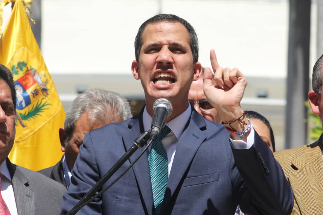 Guaidó denuncia que la la Fanb quieren robar la ayuda humanitaria para repartirla en los Clap