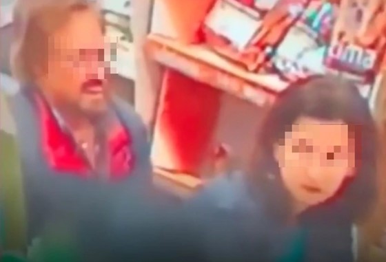 Rolo e’ vivos… No se aguantaron y los pillaron haciendo “el sabrosito” en un supermercado (VIDEO)