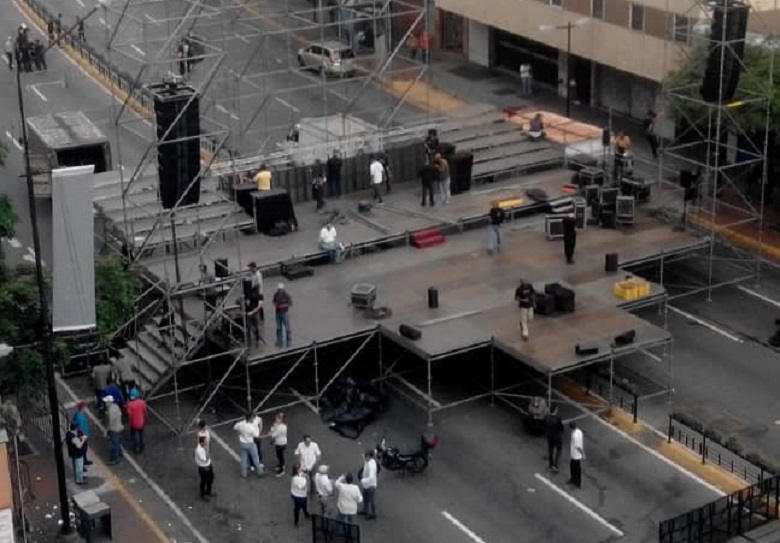 Lista la tarima en Chacao que recibirá a los manifestantes este #12Feb (Fotos)