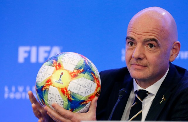 El presidente de la FIFA, Gianni Infantino, se dirige a los medios de comunicación durante una conferencia de prensa posterior a las reuniones del Consejo de la FIFA en Miami, Florida, el 15 de marzo de 2019.