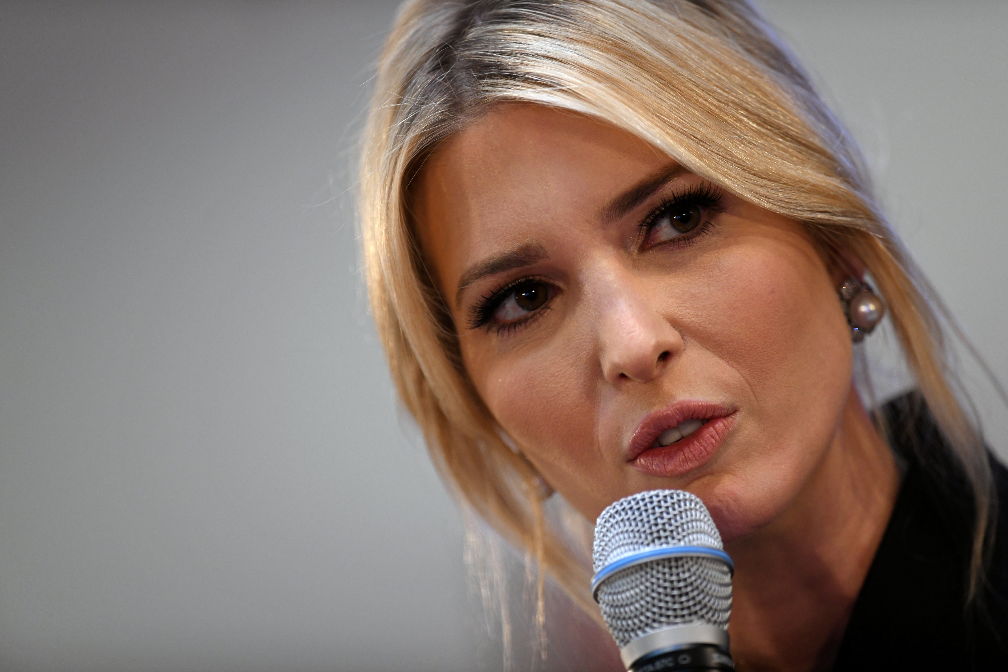 Sin mucho ruido, Ivanka Trump está ayudando en el derrumbe del edificio en Miami