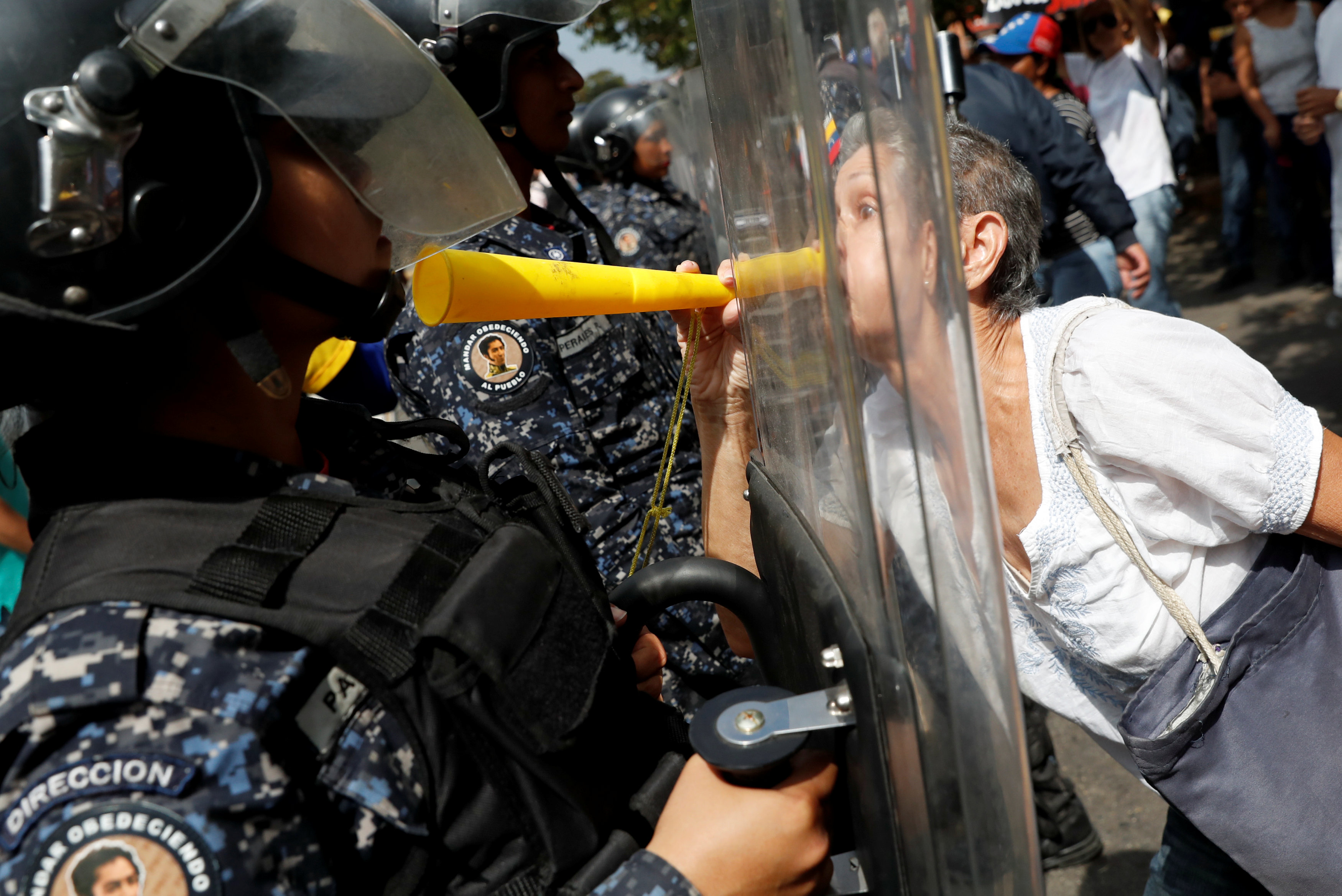 FOTOS: Manifestantes toman la avenida Victoria desafiando a las fuerzas represoras de Maduro #9Mar