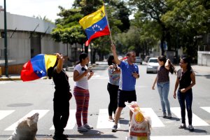 Maduro hace un llamado a los colectivos a la “resistencia” en medio de protestas por apagón (video)
