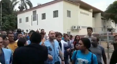 Denuncian ataque a diputados cuando iban a encontrarse con la Comisión de la ONU en Hospital de Carabobo (Video)