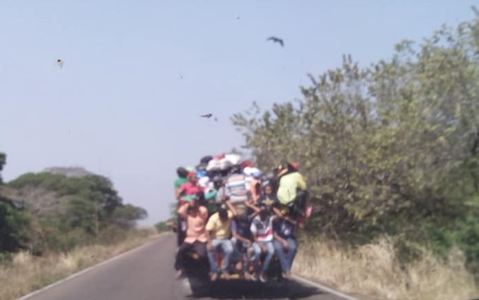 Como sardina en lata: Así está el transporte vía Achaguas (fotos)