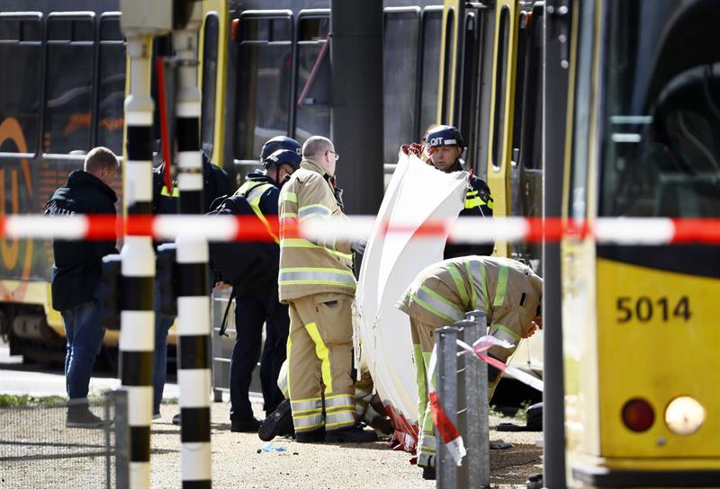 Fiscalía dice no hay relación entre víctimas y detenido en tiroteo Utrecht