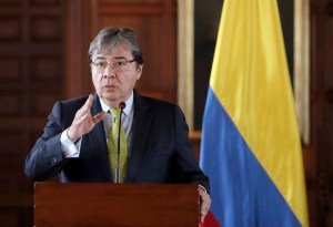 Colombia señala a Maduro de apoyar el terrorismo del ELN