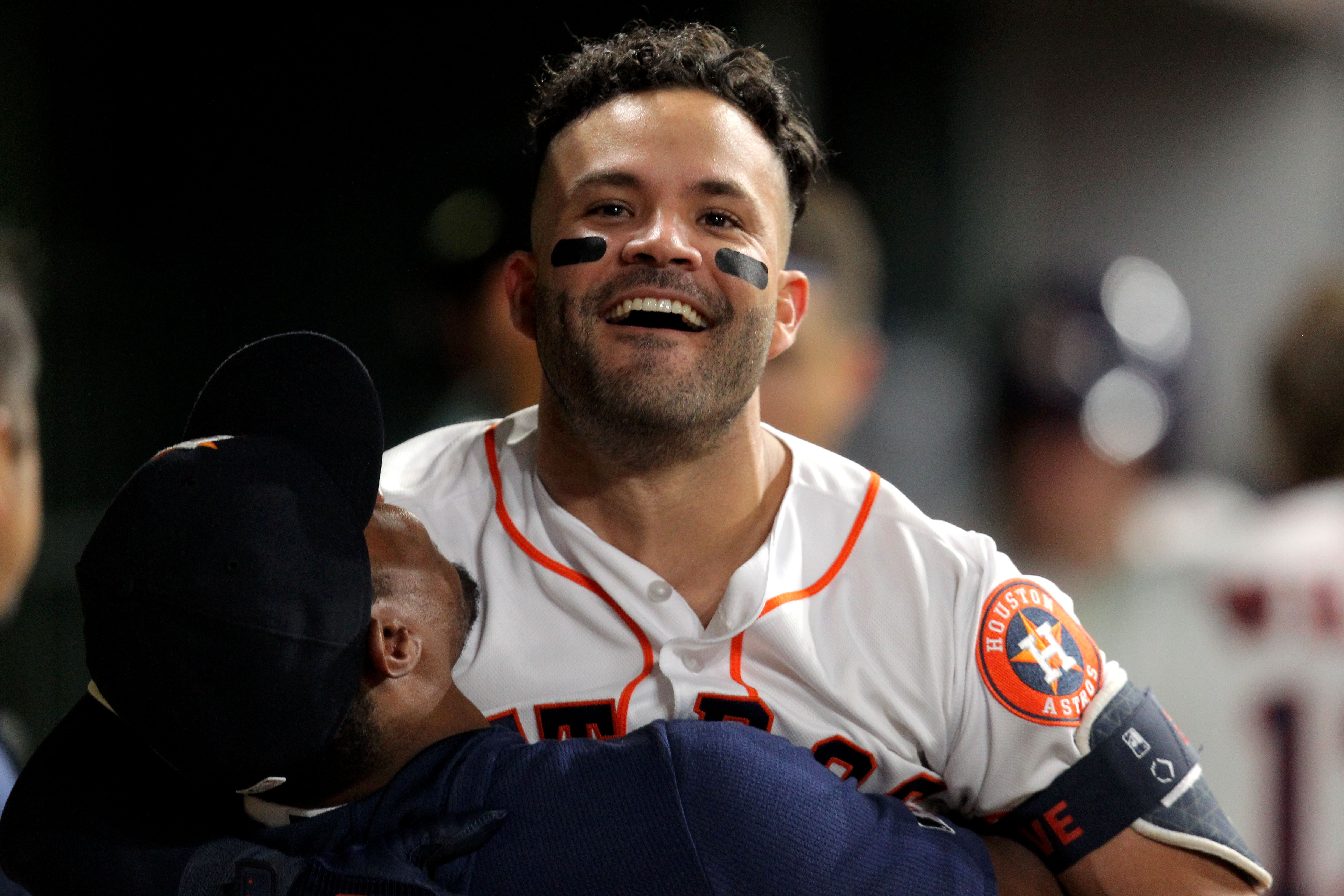 El MEJOR VIDEO: Este fue el terrible tablazo que pegó José Altuve que casi llega hasta Venezuela