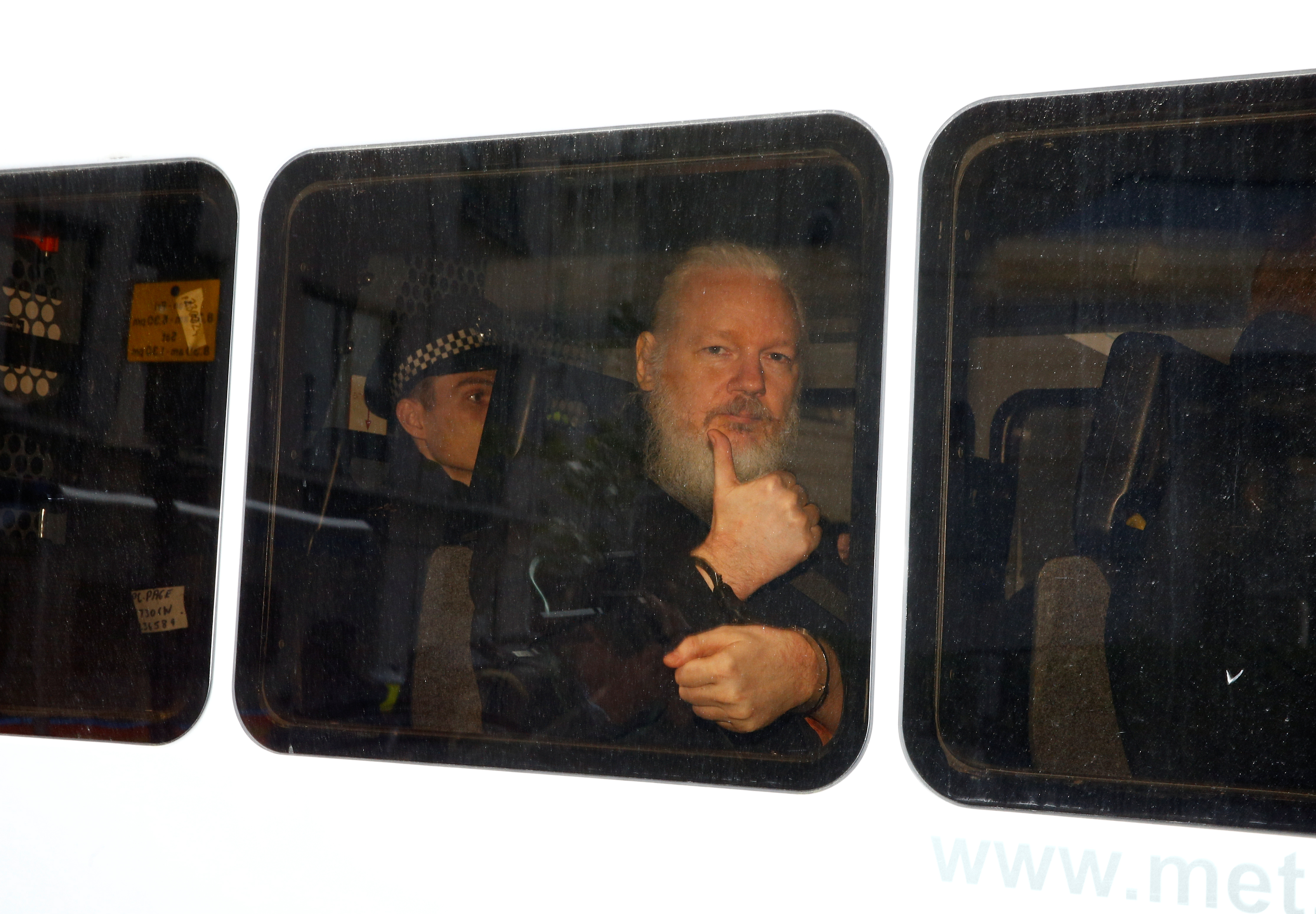 Arreaza califica de “vergonzosa” detención de Julian Assange en Londres