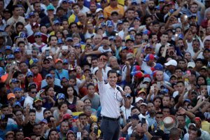 Es falso que Juan Guaidó esté refugiado en una embajada