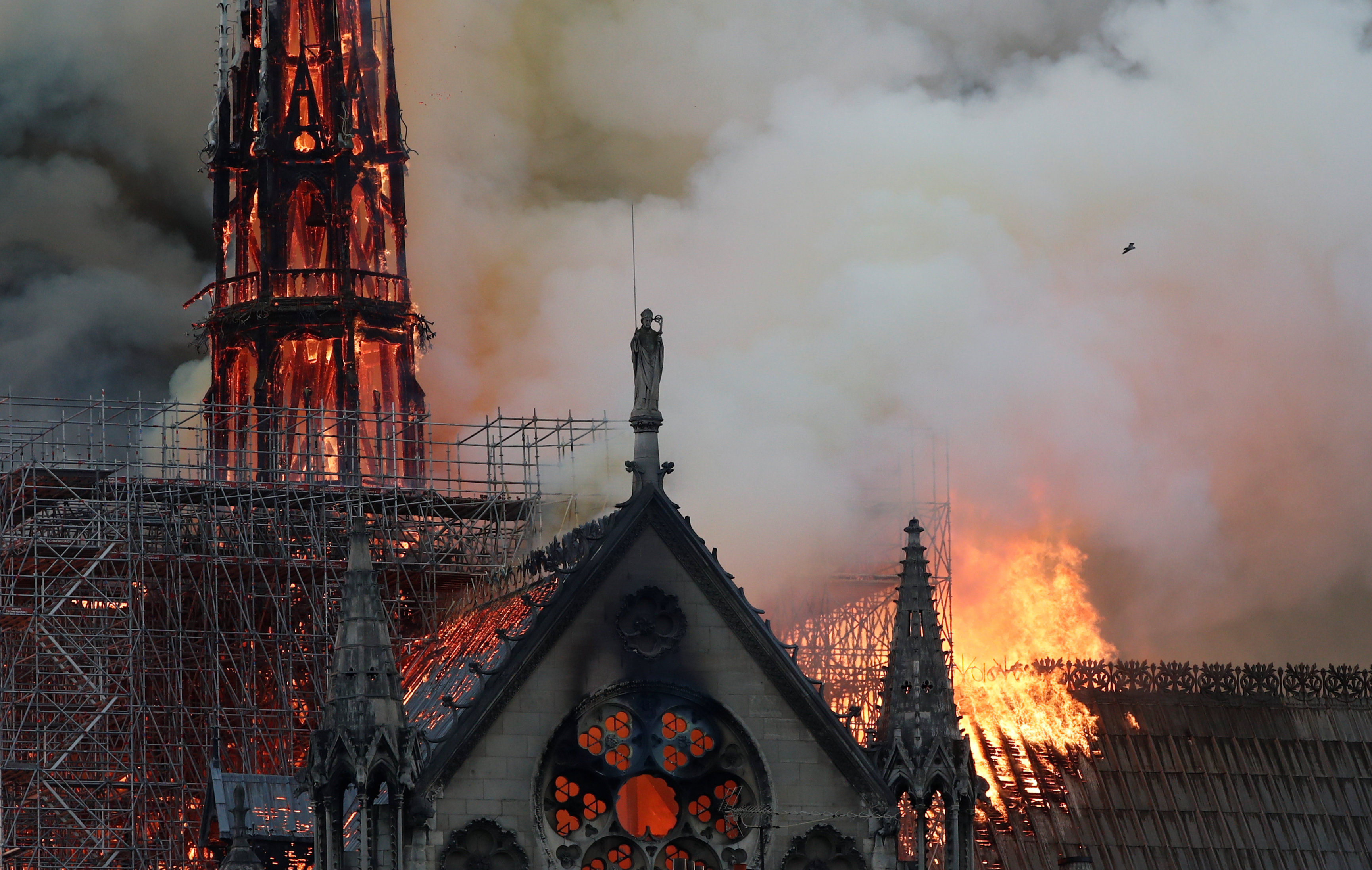 La Fiscalía abre una investigación sobre el incendio de Notre Dame