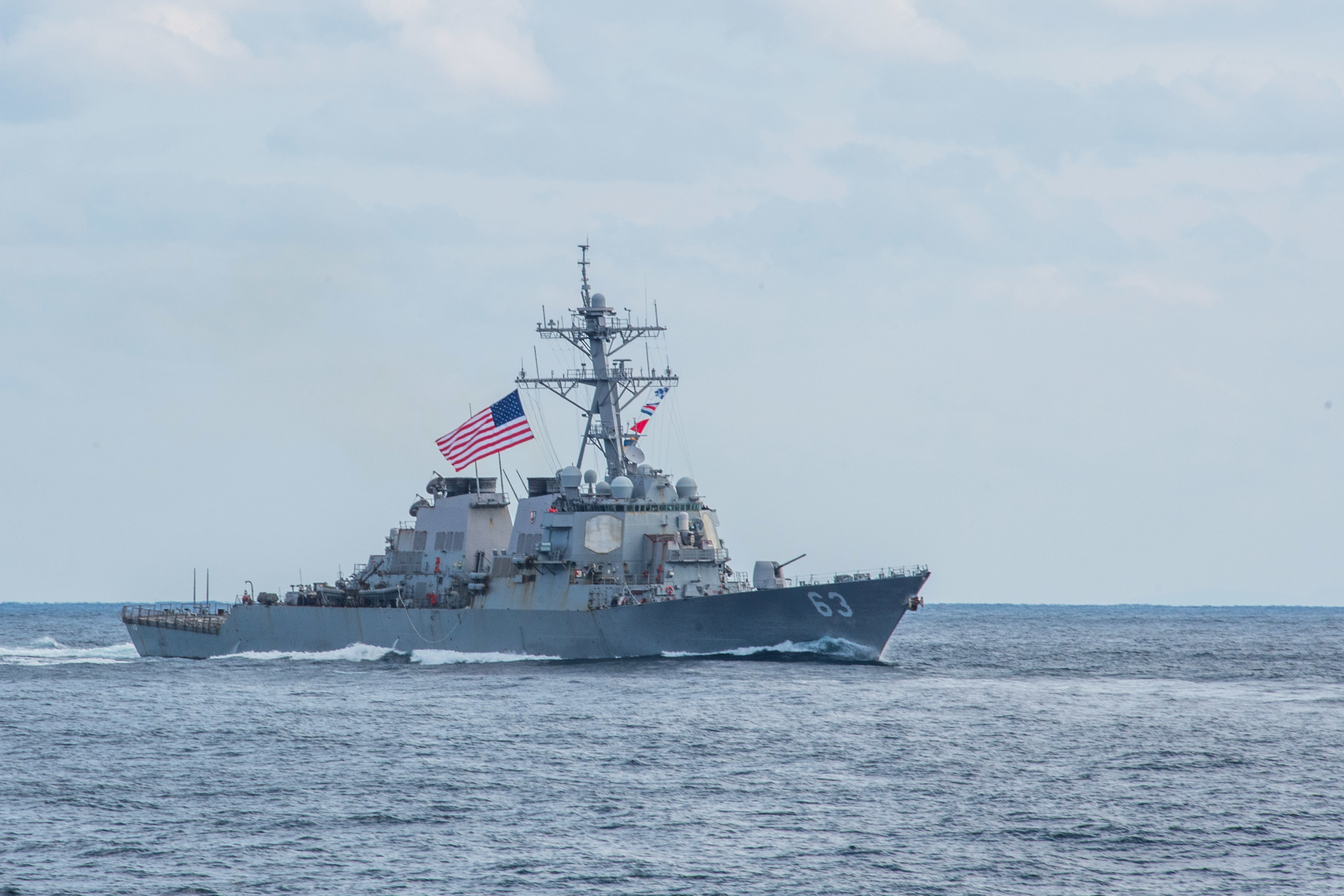 Dos buques de guerra de EEUU atraviesan el estratégico estrecho de Taiwán