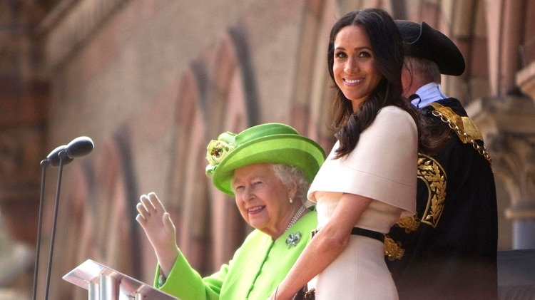 El oculto motivo de la Reina para tener un estrecho vinculo con Meghan Markle