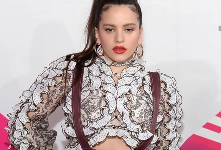 ¡Crímenes de la moda! Las PEORES vestidas de los Billboard 2019