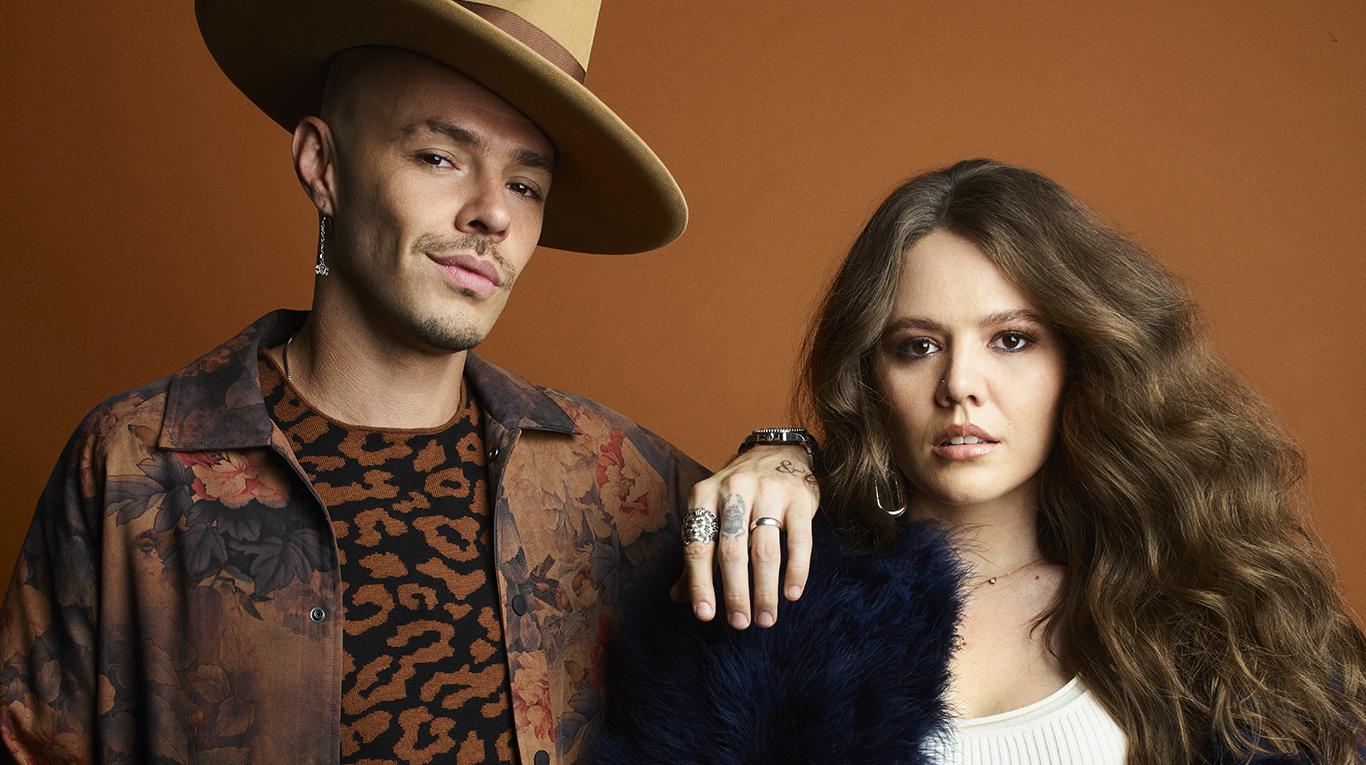 La cantante de Jesse & Joy confiesa que tiene 7 años casada con una mujer