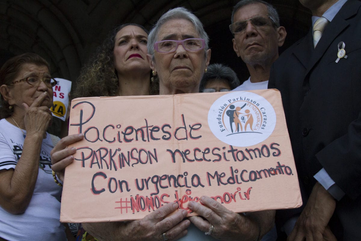 Piden ayuda humanitaria: Pacientes con parkinson tienen dos años sin tomar medicamentos