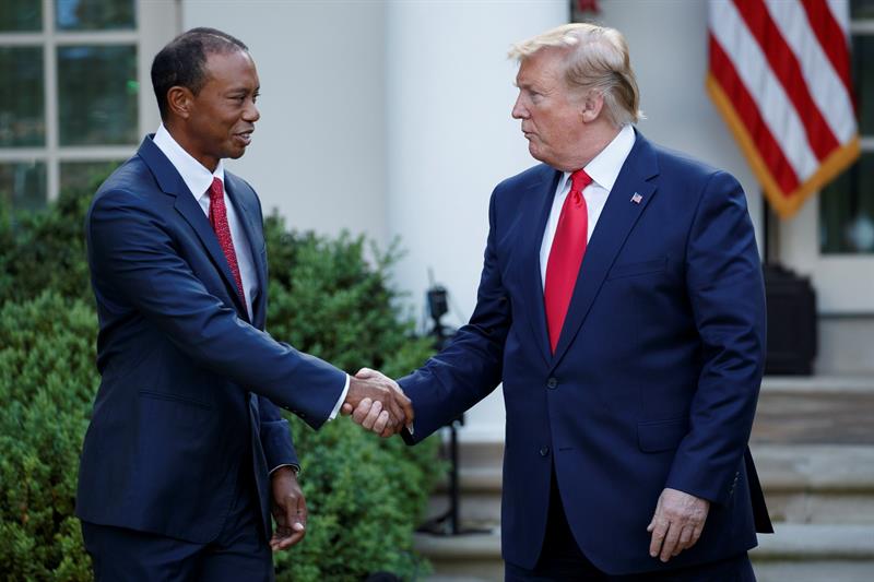 Trump concede Medalla de la Libertad al golfista Tiger Woods por su carrera