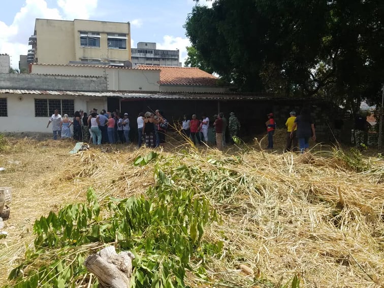 Vecinos denuncian que PNB autorizó invadir terreno de colegio en Santa Mónica (Fotos)